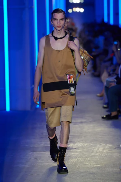 Look 11